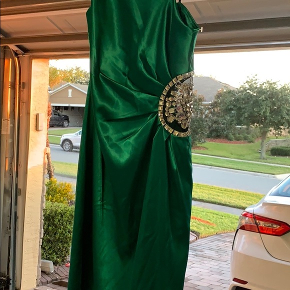 Dress - Picture 3 of 4